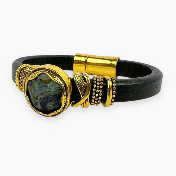 Laura Janelle Focal Bracelet Green Natural Stone Goldtone Trim Magnetic Closure - Picture 1 of 10